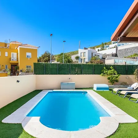 With Private Pool And Workspace Candelaria